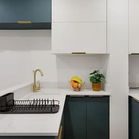 Petite Charm In Old Apartament