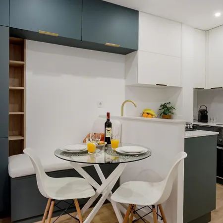 Petite Charm In Old *