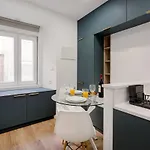 Petite Charm In Old Apartmán